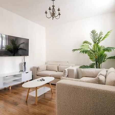 Spacious 3 Bedroom Home With Ps5 And Pool Table Near O2 Arena Canary Wharf And Elizabeth Line To Central Λονδίνο Εξωτερικό φωτογραφία
