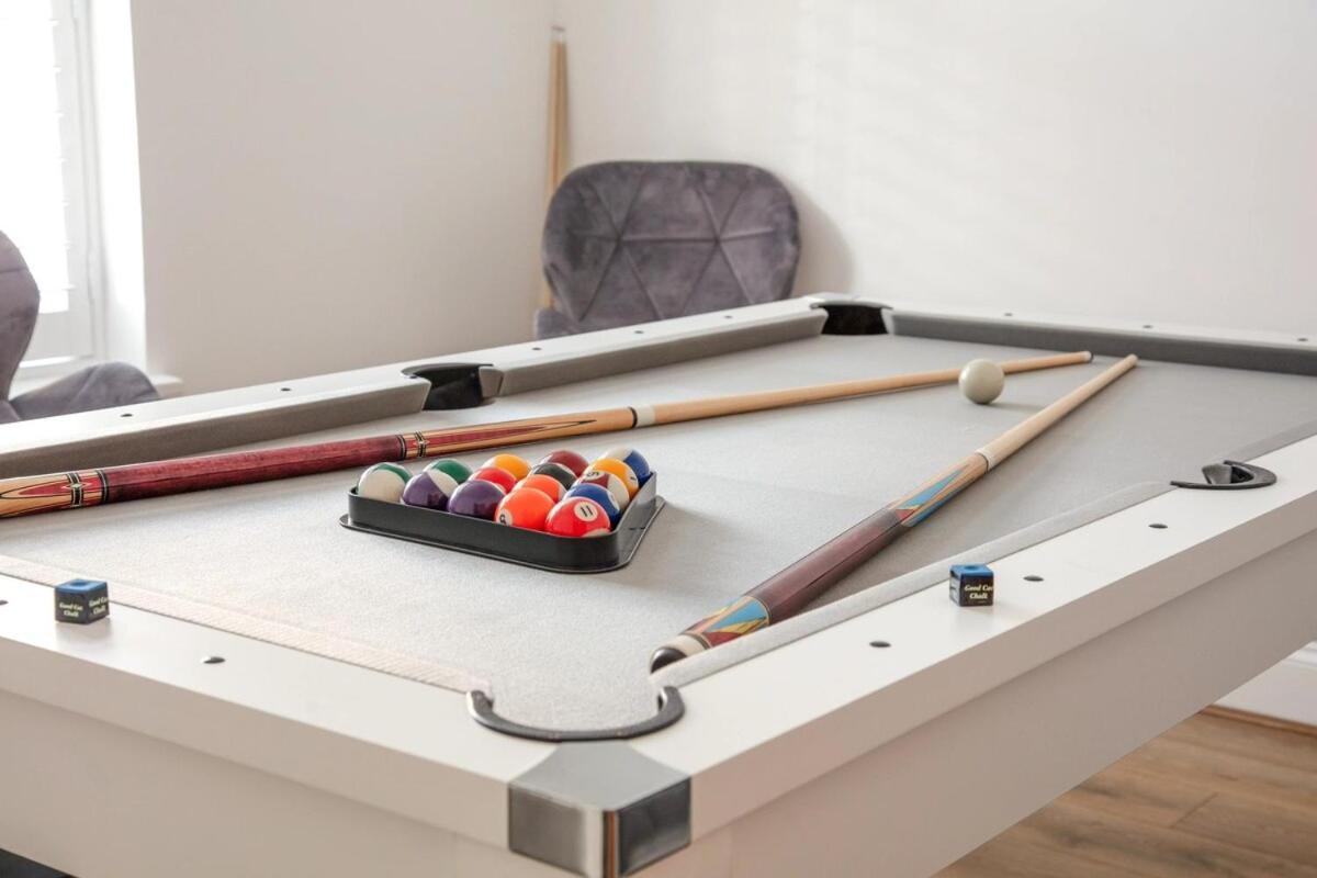 Spacious 3 Bedroom Home With Ps5 And Pool Table Near O2 Arena Canary Wharf And Elizabeth Line To Central Λονδίνο Εξωτερικό φωτογραφία