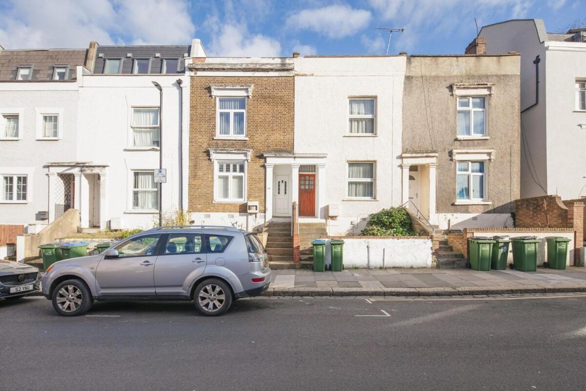 Spacious 3 Bedroom Home With Ps5 And Pool Table Near O2 Arena Canary Wharf And Elizabeth Line To Central Λονδίνο Εξωτερικό φωτογραφία