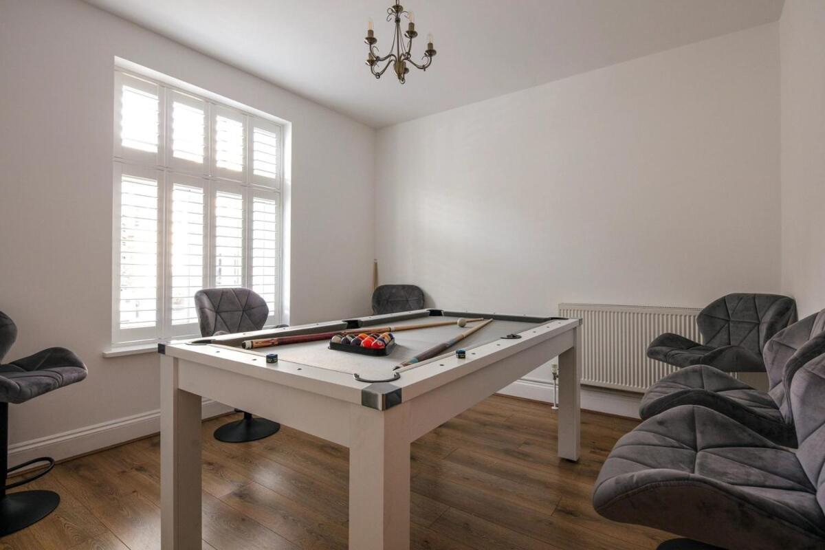 Spacious 3 Bedroom Home With Ps5 And Pool Table Near O2 Arena Canary Wharf And Elizabeth Line To Central Λονδίνο Εξωτερικό φωτογραφία
