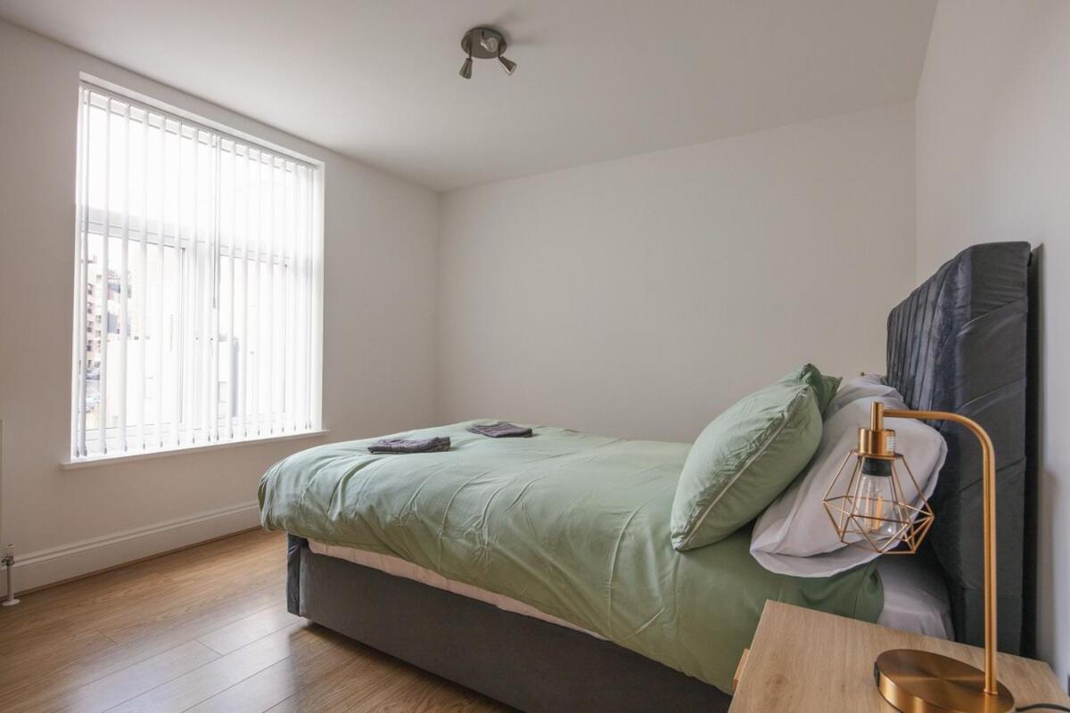 Spacious 3 Bedroom Home With Ps5 And Pool Table Near O2 Arena Canary Wharf And Elizabeth Line To Central Λονδίνο Εξωτερικό φωτογραφία